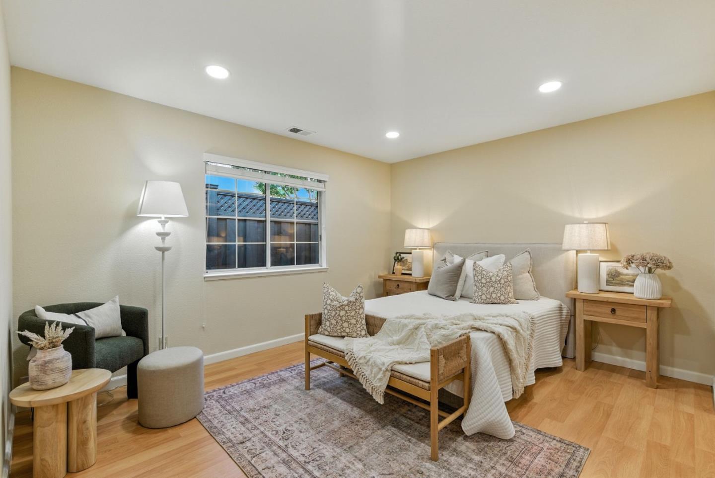 Detail Gallery Image 37 of 42 For 2188 Yorkshire Way, Mountain View,  CA 94040 - 3 Beds | 2 Baths