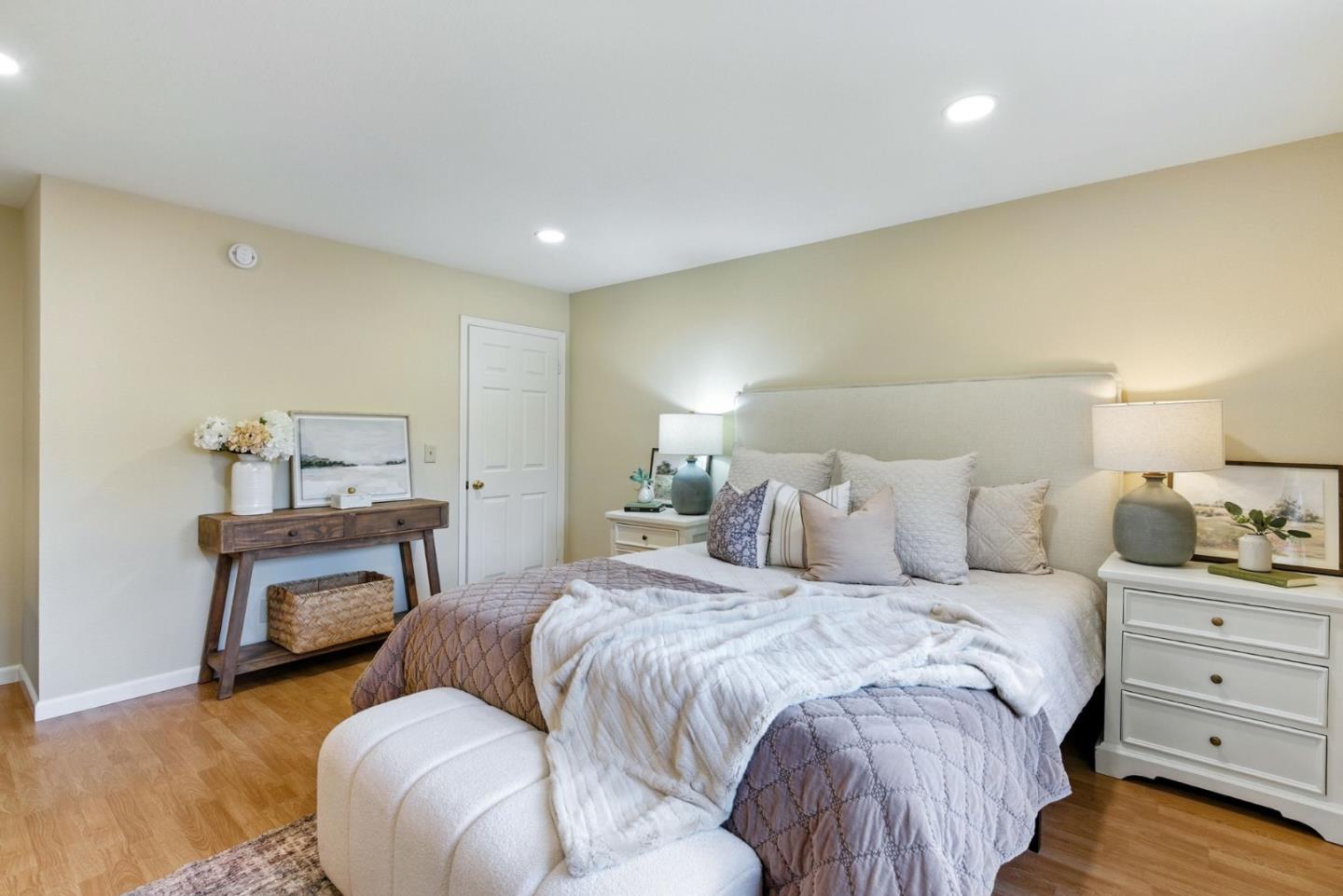 Detail Gallery Image 40 of 42 For 2188 Yorkshire Way, Mountain View,  CA 94040 - 3 Beds | 2 Baths