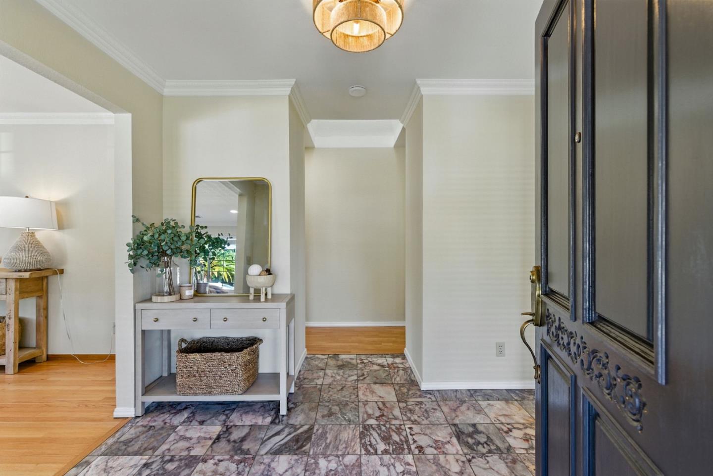 Detail Gallery Image 6 of 42 For 2188 Yorkshire Way, Mountain View,  CA 94040 - 3 Beds | 2 Baths