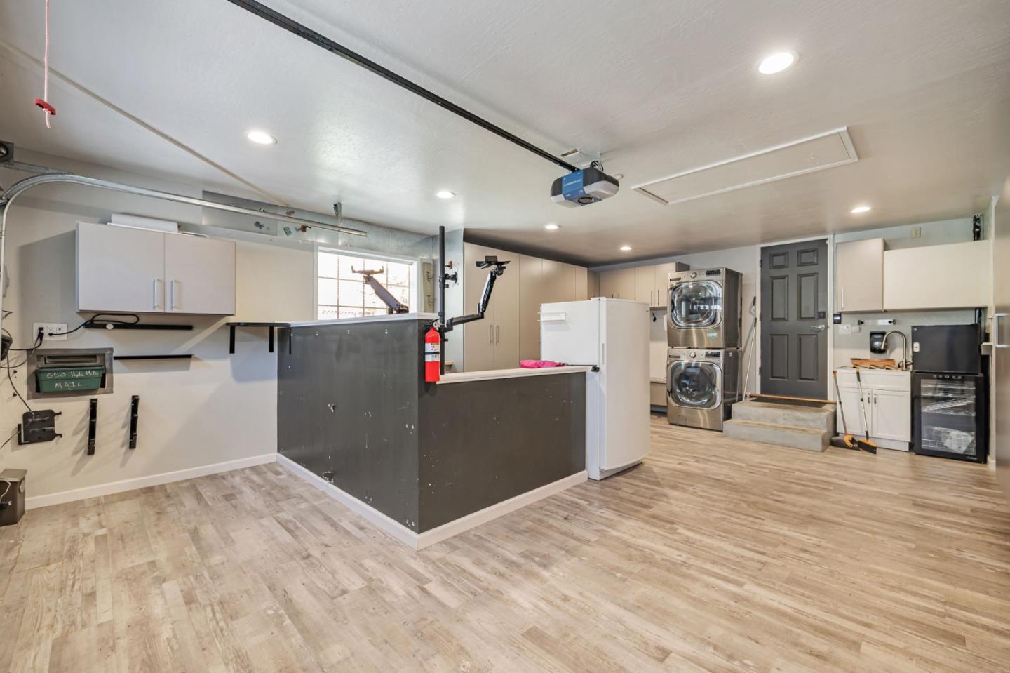 Detail Gallery Image 14 of 43 For 650 Hyde Park, Sunnyvale,  CA 94087 - 3 Beds | 2 Baths