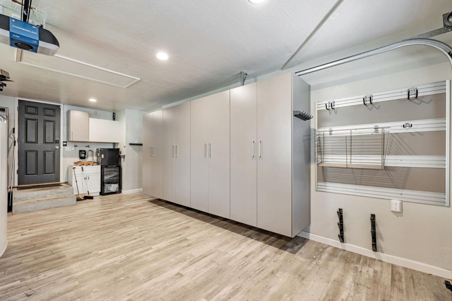 Detail Gallery Image 15 of 43 For 650 Hyde Park, Sunnyvale,  CA 94087 - 3 Beds | 2 Baths