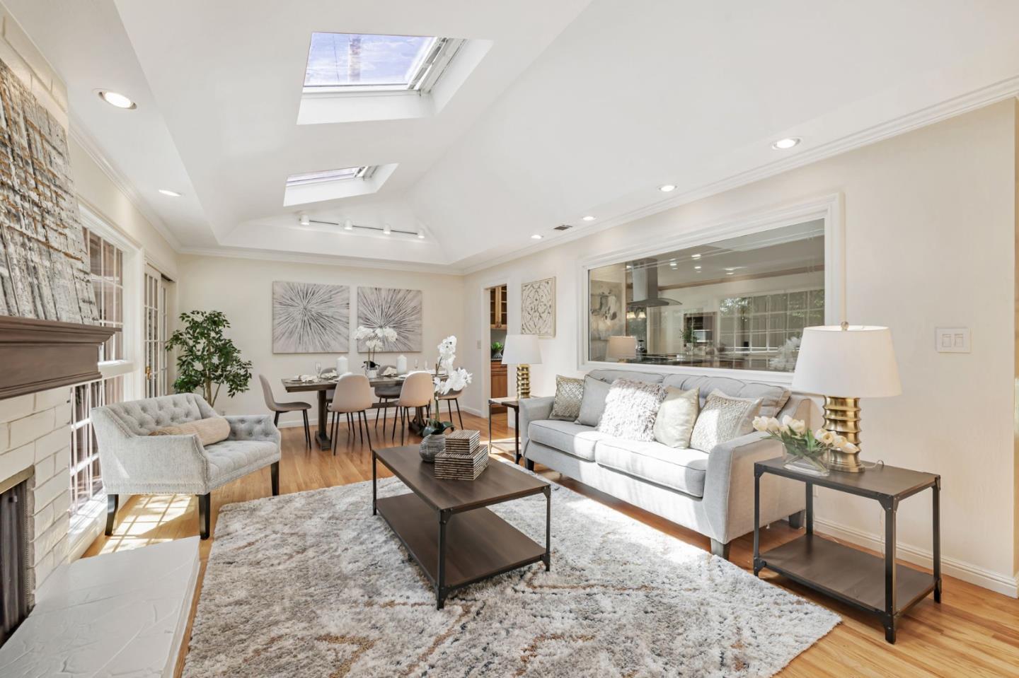 Detail Gallery Image 16 of 43 For 650 Hyde Park, Sunnyvale,  CA 94087 - 3 Beds | 2 Baths