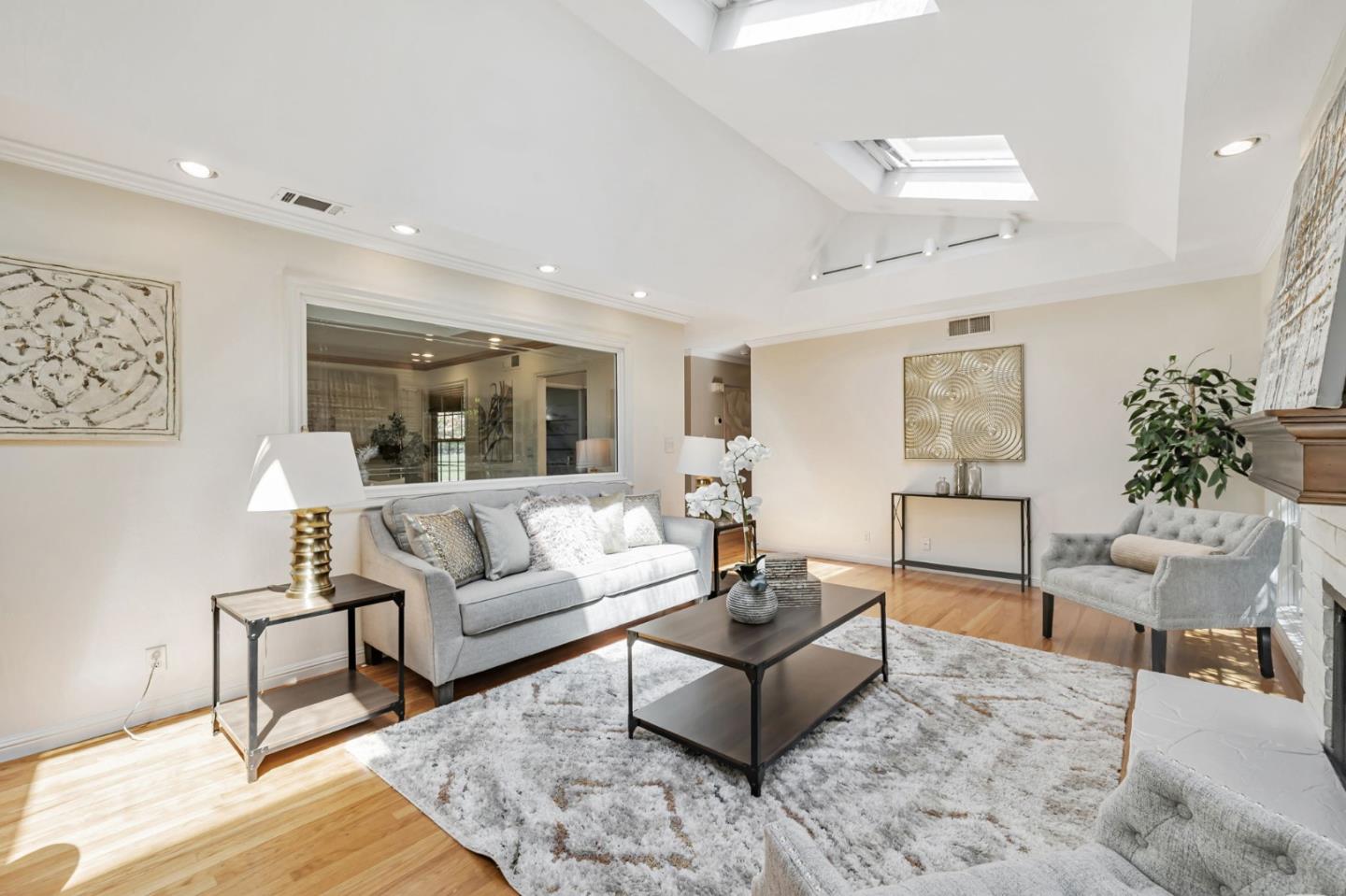 Detail Gallery Image 17 of 43 For 650 Hyde Park, Sunnyvale,  CA 94087 - 3 Beds | 2 Baths