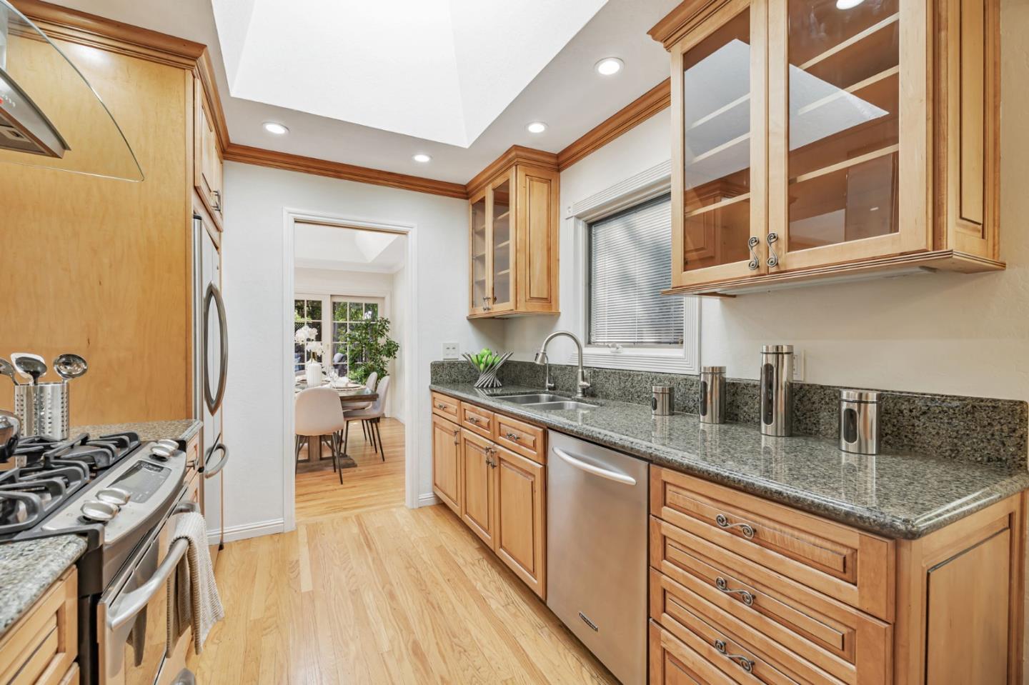 Detail Gallery Image 25 of 43 For 650 Hyde Park, Sunnyvale,  CA 94087 - 3 Beds | 2 Baths
