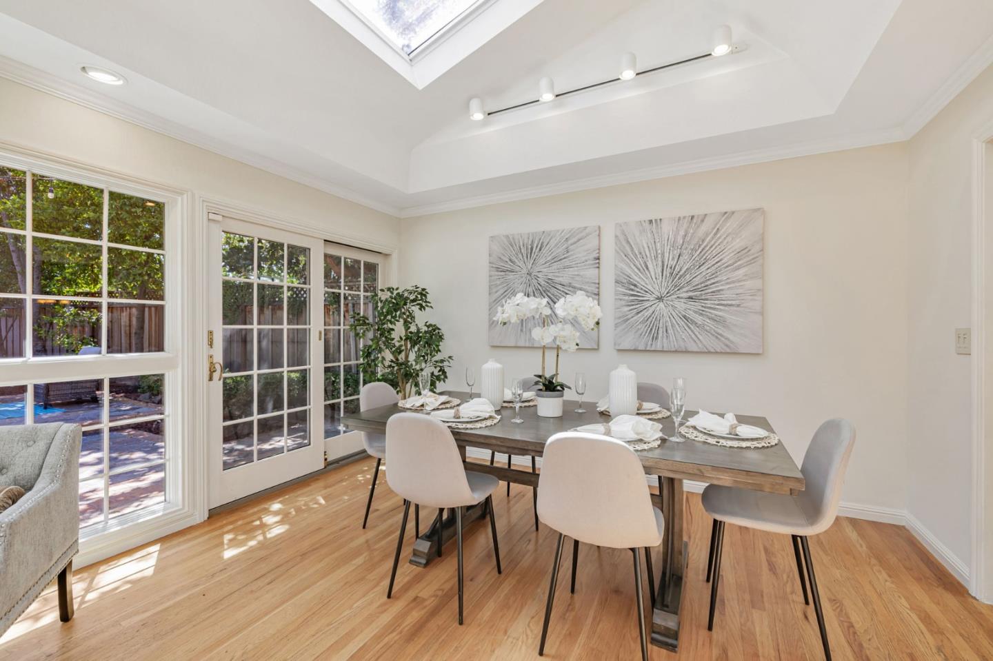 Detail Gallery Image 27 of 43 For 650 Hyde Park, Sunnyvale,  CA 94087 - 3 Beds | 2 Baths
