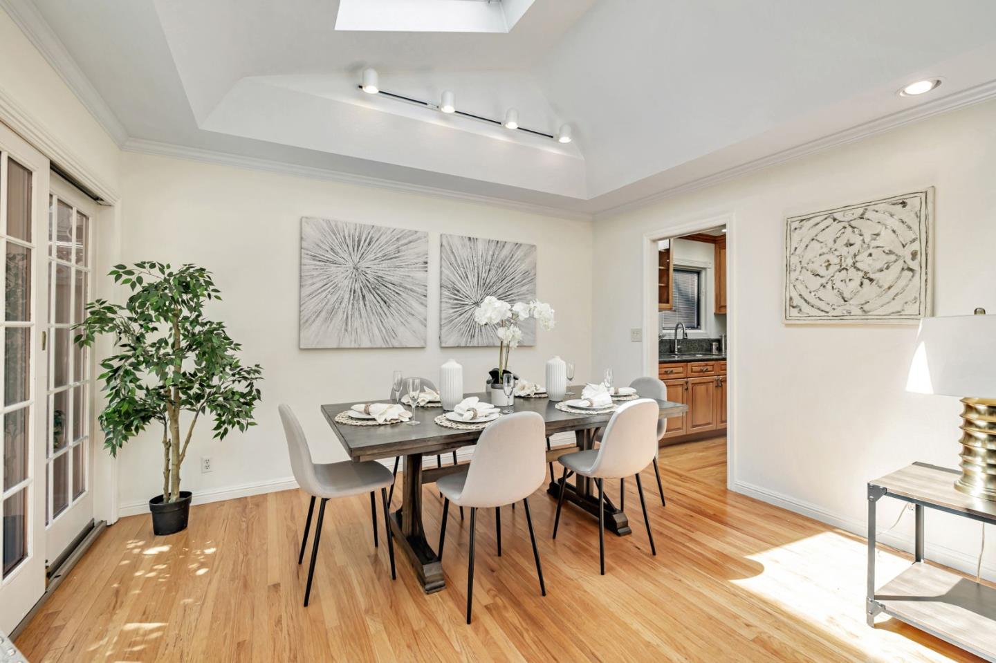 Detail Gallery Image 28 of 43 For 650 Hyde Park, Sunnyvale,  CA 94087 - 3 Beds | 2 Baths