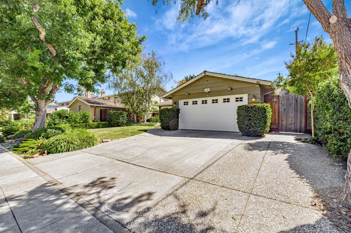 Detail Gallery Image 3 of 43 For 650 Hyde Park, Sunnyvale,  CA 94087 - 3 Beds | 2 Baths