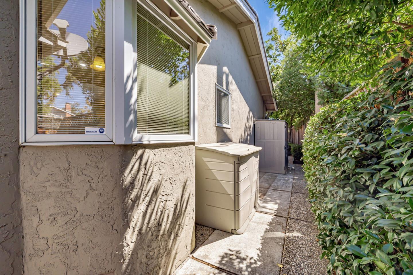 Detail Gallery Image 39 of 43 For 650 Hyde Park, Sunnyvale,  CA 94087 - 3 Beds | 2 Baths