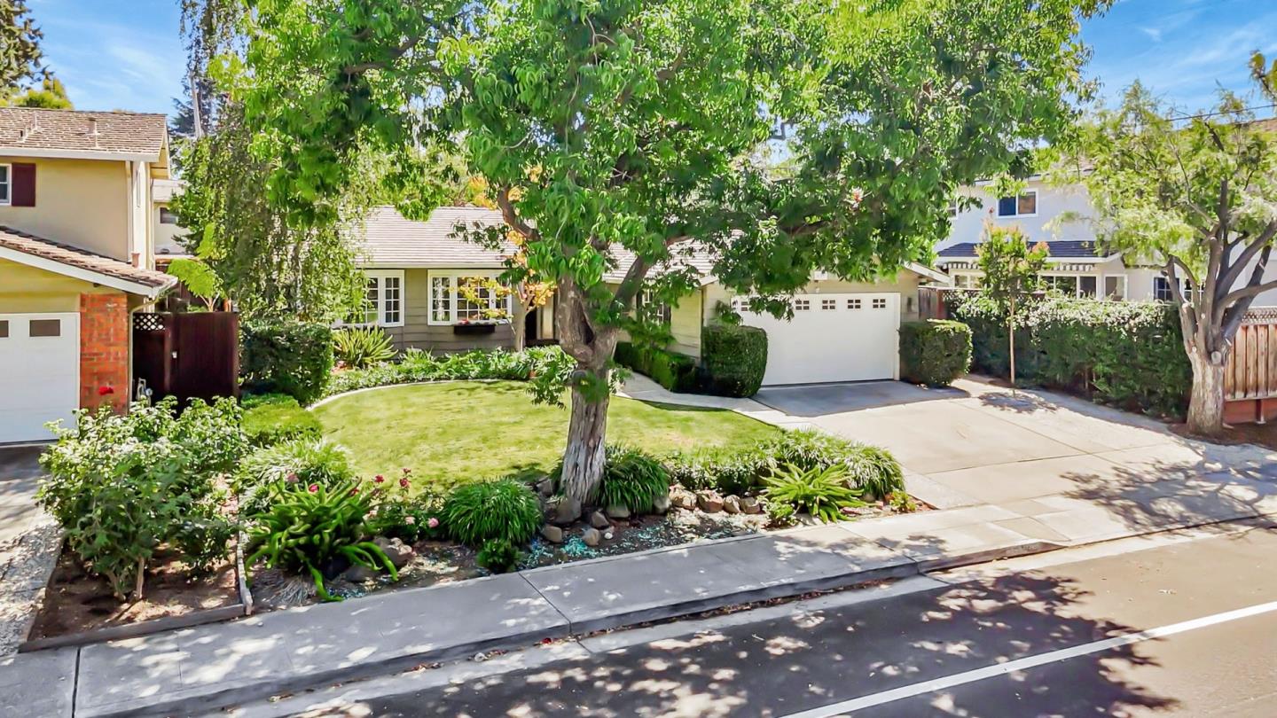 Detail Gallery Image 4 of 43 For 650 Hyde Park, Sunnyvale,  CA 94087 - 3 Beds | 2 Baths