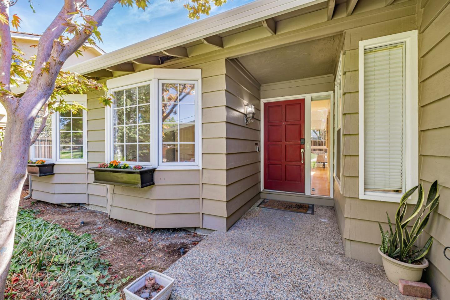 Detail Gallery Image 5 of 43 For 650 Hyde Park, Sunnyvale,  CA 94087 - 3 Beds | 2 Baths