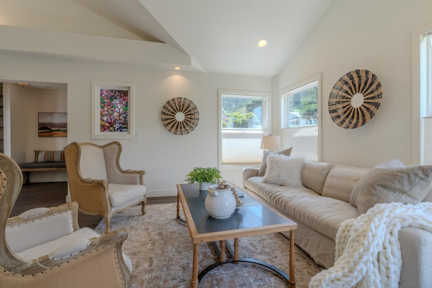 Detail Gallery Image 11 of 67 For 647 Canyon Dr, Pacifica,  CA 94044 - 4 Beds | 3 Baths