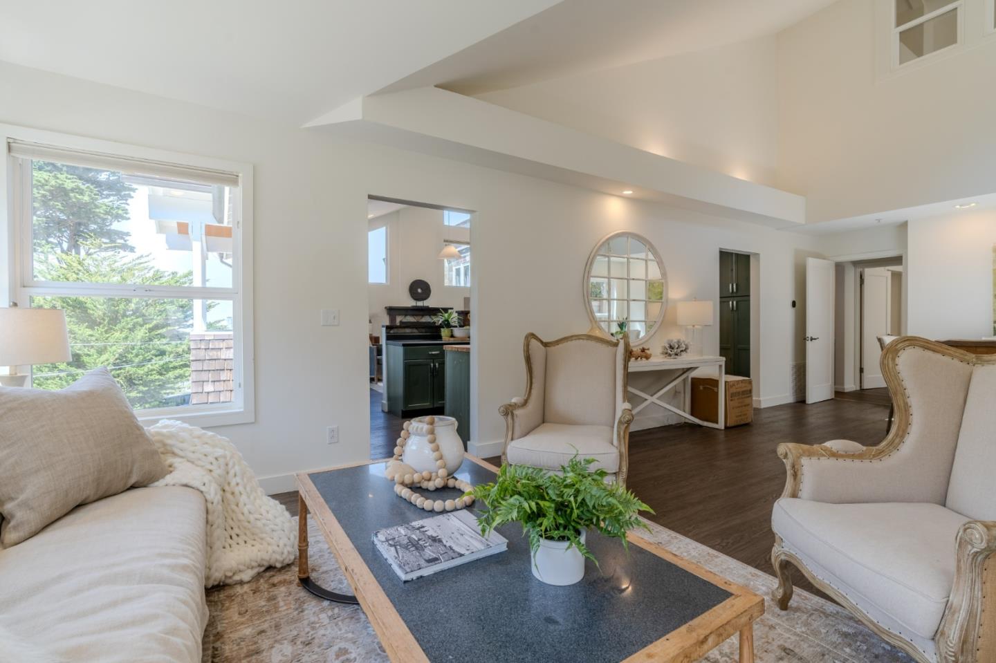 Detail Gallery Image 13 of 67 For 647 Canyon Dr, Pacifica,  CA 94044 - 4 Beds | 3 Baths
