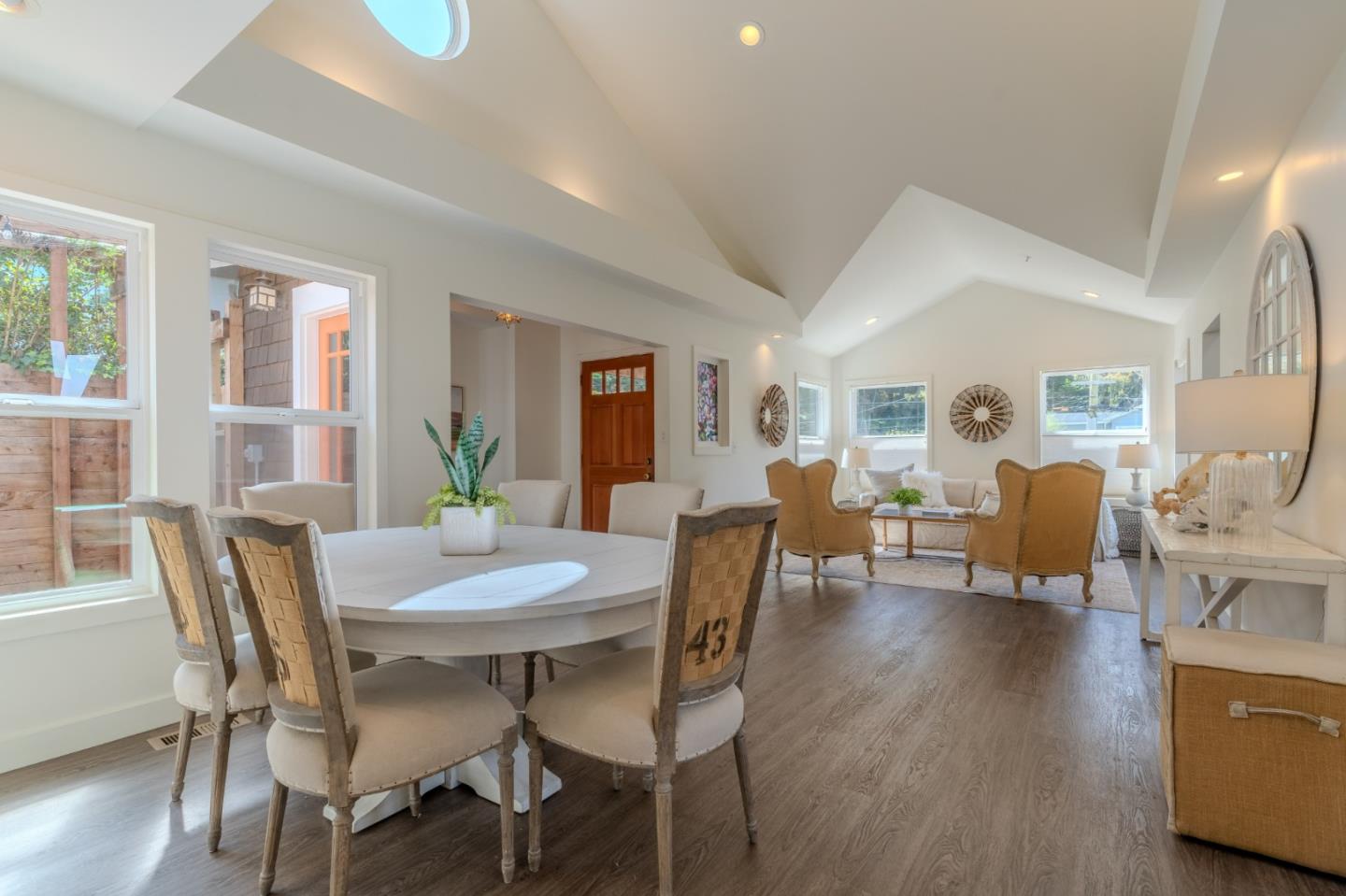 Detail Gallery Image 15 of 67 For 647 Canyon Dr, Pacifica,  CA 94044 - 4 Beds | 3 Baths