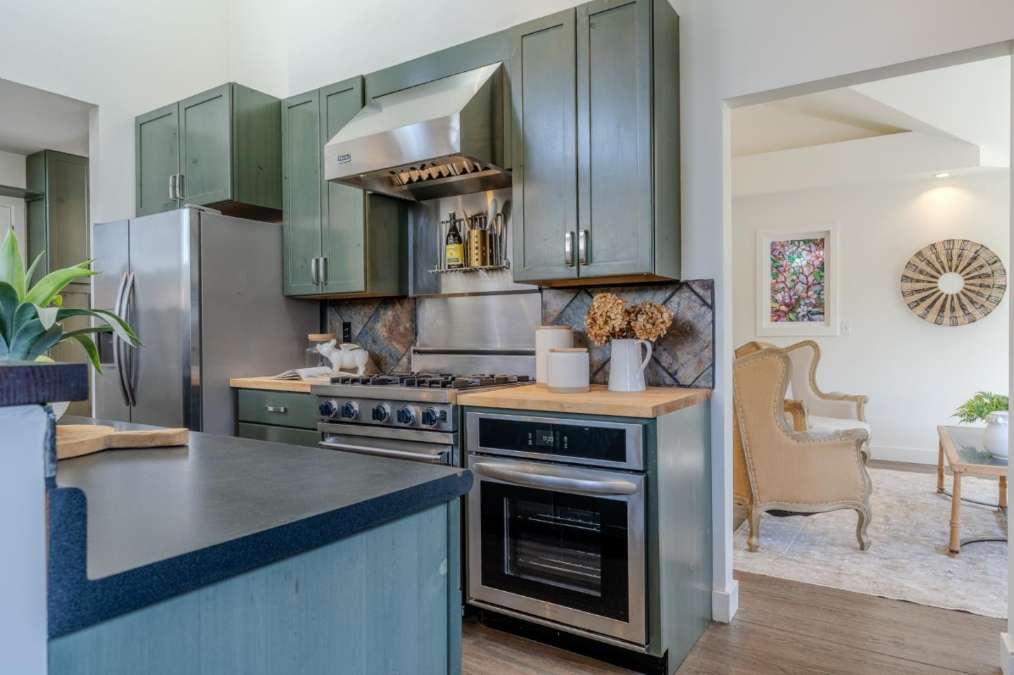 Detail Gallery Image 19 of 67 For 647 Canyon Dr, Pacifica,  CA 94044 - 4 Beds | 3 Baths