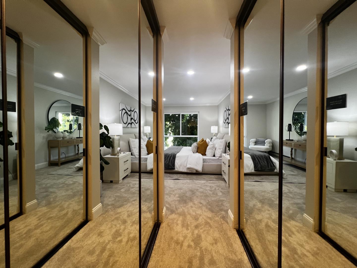 Detail Gallery Image 11 of 23 For 1031 Crestview Dr #206,  Mountain View,  CA 94040 - 2 Beds | 2 Baths