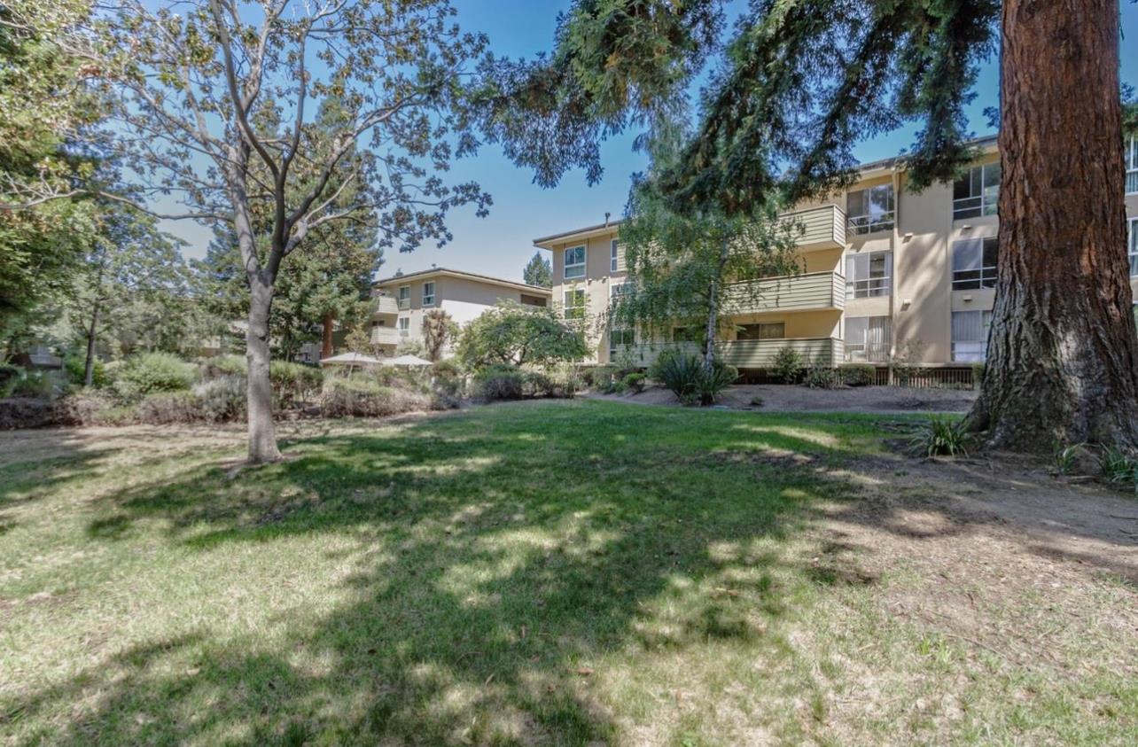 Detail Gallery Image 21 of 23 For 1031 Crestview Dr #206,  Mountain View,  CA 94040 - 2 Beds | 2 Baths
