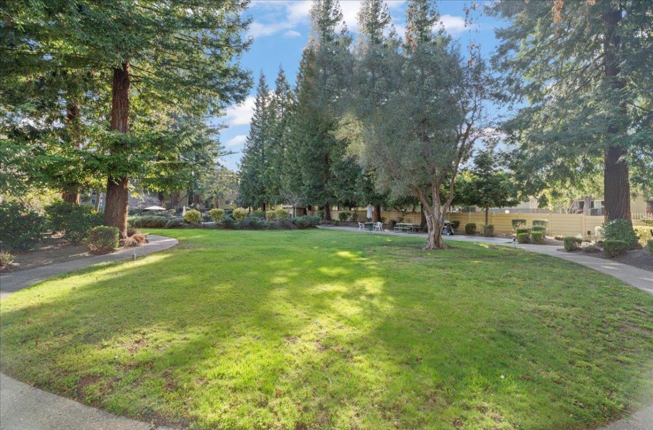Detail Gallery Image 23 of 23 For 1031 Crestview Dr #206,  Mountain View,  CA 94040 - 2 Beds | 2 Baths