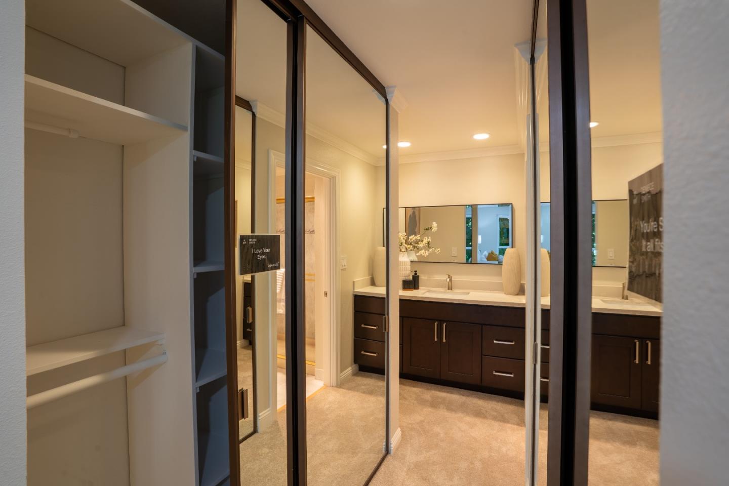 Detail Gallery Image 9 of 23 For 1031 Crestview Dr #206,  Mountain View,  CA 94040 - 2 Beds | 2 Baths