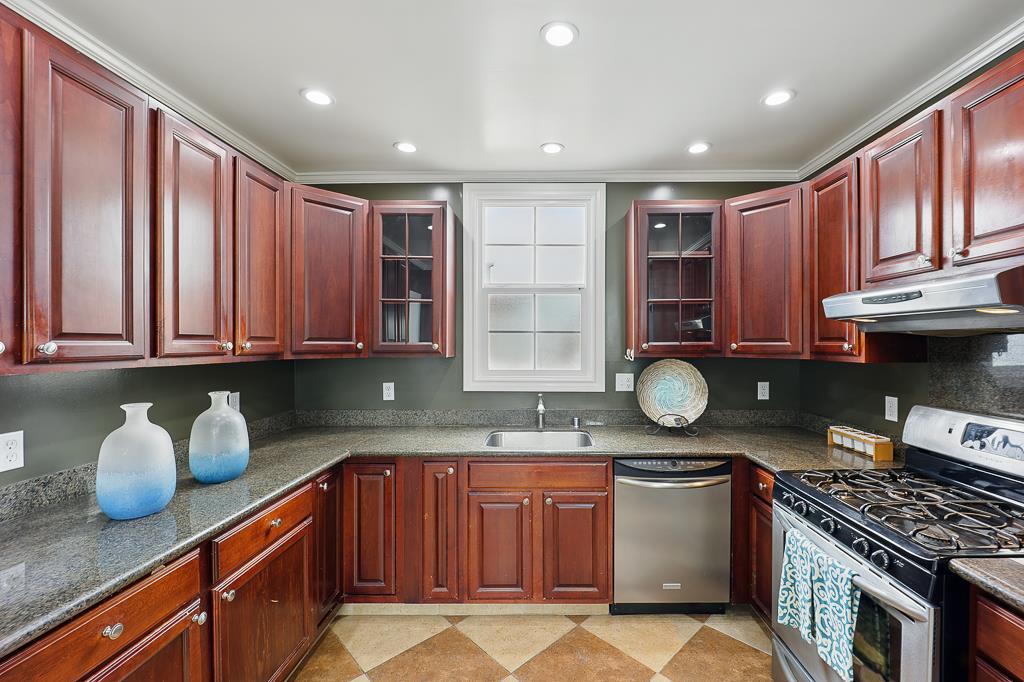 Detail Gallery Image 16 of 50 For 138 W Market St, Daly City,  CA 94014 - 3 Beds | 1 Baths