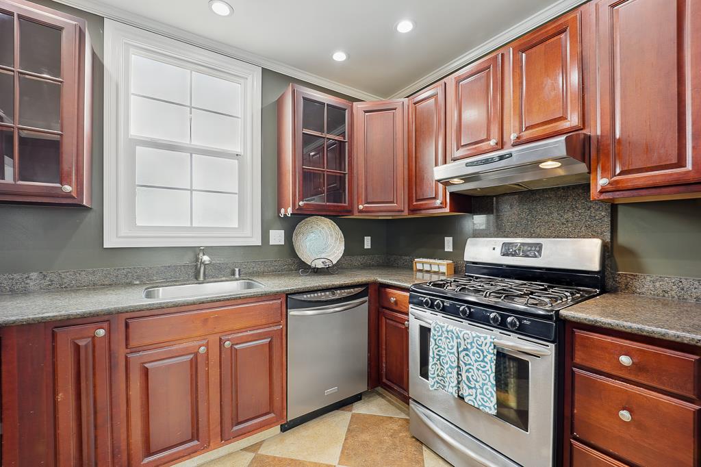 Detail Gallery Image 17 of 50 For 138 W Market St, Daly City,  CA 94014 - 3 Beds | 1 Baths