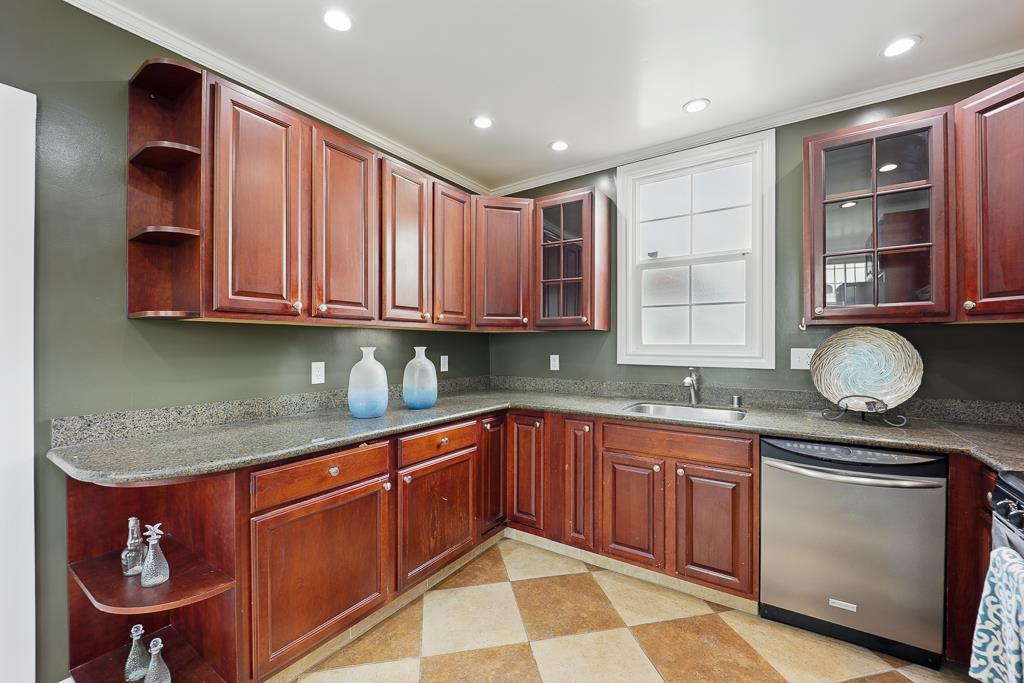 Detail Gallery Image 18 of 50 For 138 W Market St, Daly City,  CA 94014 - 3 Beds | 1 Baths
