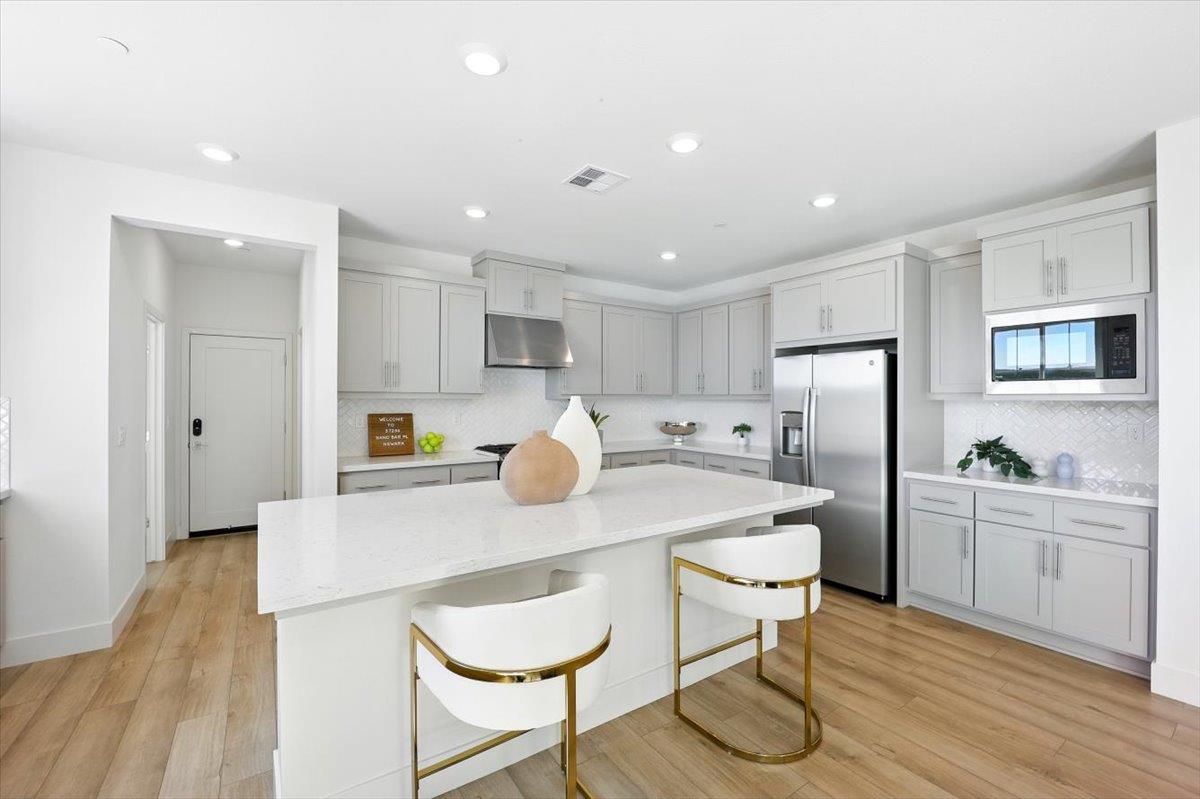 Detail Gallery Image 18 of 67 For 37256 Sand Bar Pl, Newark,  CA 94560 - 4 Beds | 3/1 Baths