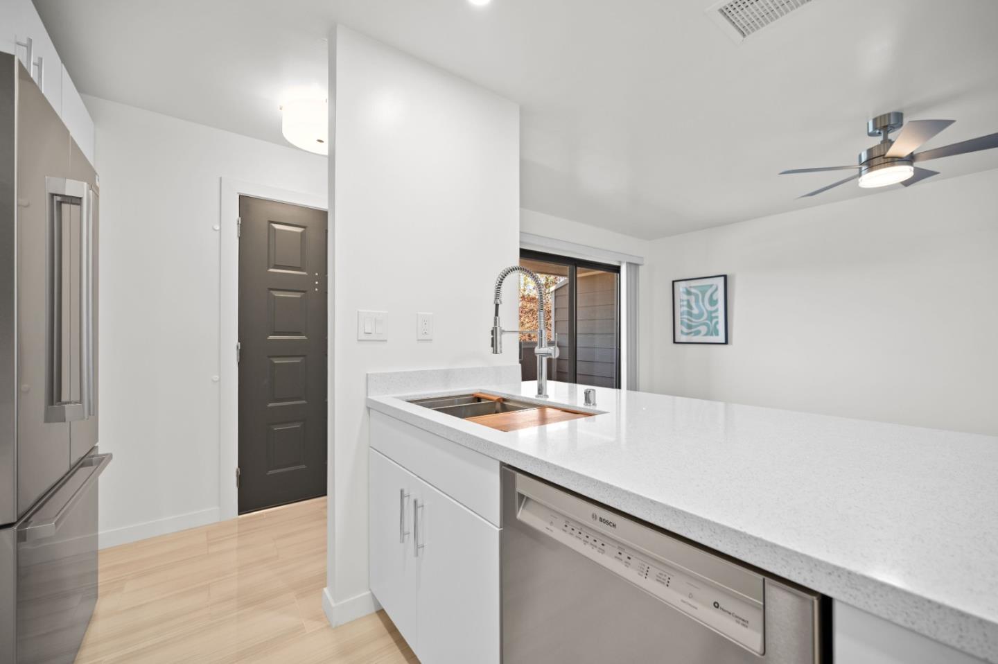 Detail Gallery Image 6 of 24 For 316 Stonegate Cir, San Jose,  CA 95110 - 1 Beds | 1 Baths