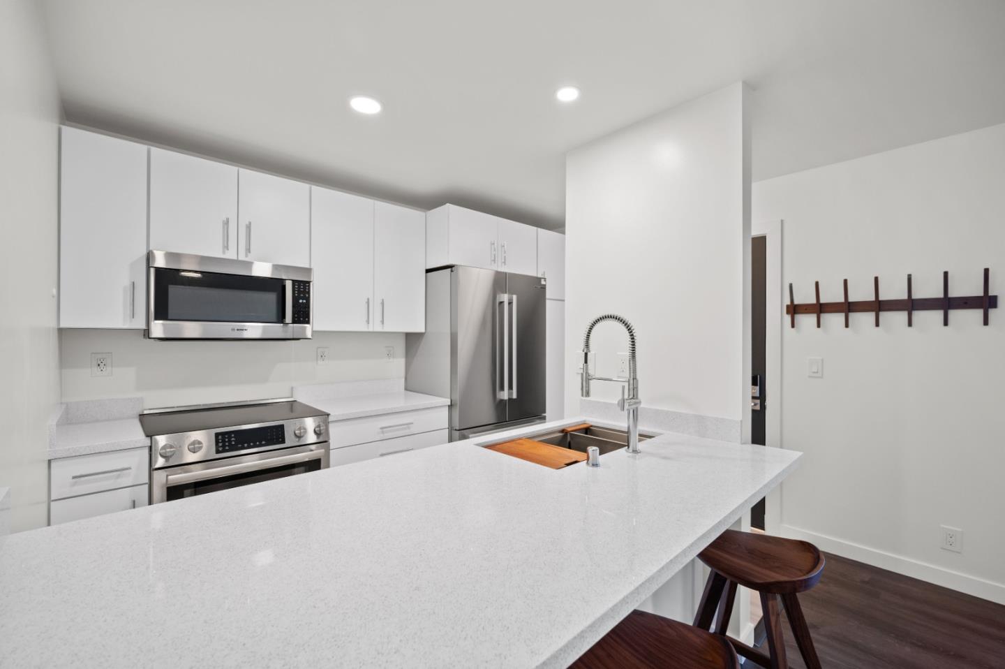 Detail Gallery Image 7 of 24 For 316 Stonegate Cir, San Jose,  CA 95110 - 1 Beds | 1 Baths