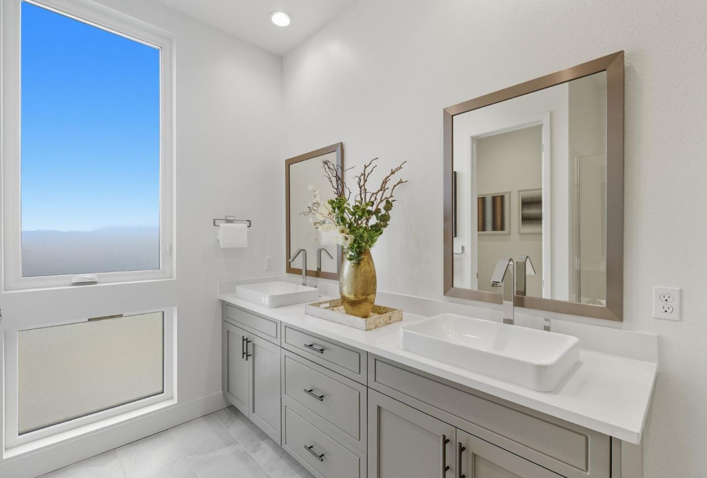 Detail Gallery Image 14 of 45 For 142 Coronado Ave, Alameda,  CA 94501 - 4 Beds | 4 Baths