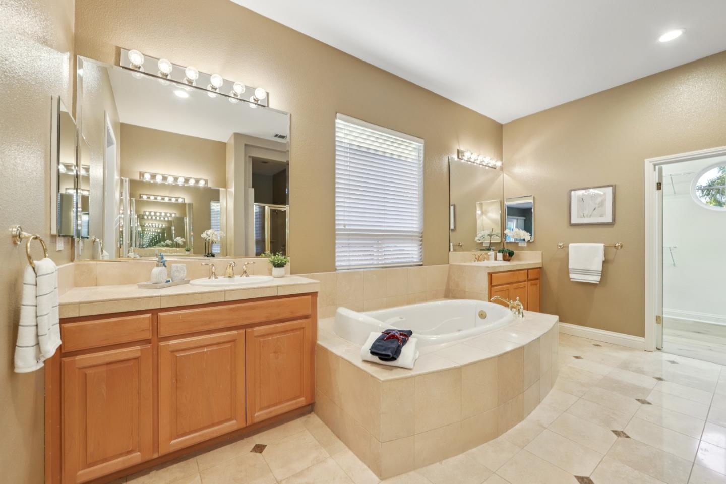 Detail Gallery Image 32 of 80 For 5678 Algonquin Way, San Jose,  CA 95138 - 4 Beds | 5/1 Baths