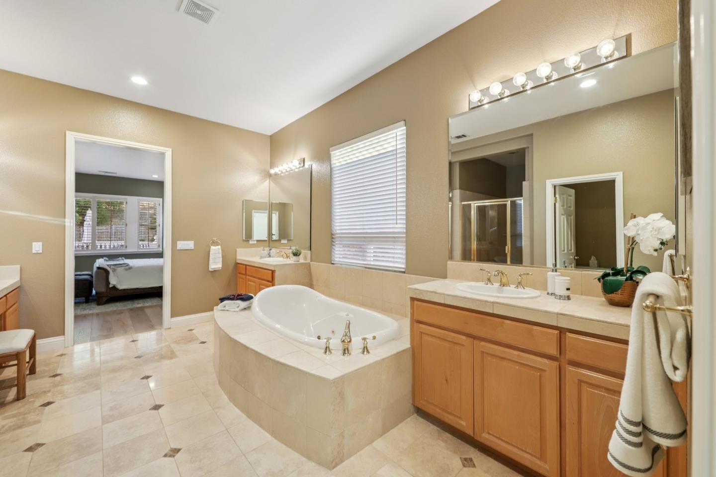 Detail Gallery Image 33 of 80 For 5678 Algonquin Way, San Jose,  CA 95138 - 4 Beds | 5/1 Baths