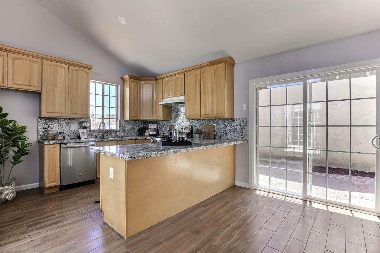 Detail Gallery Image 8 of 20 For 1165 Camano Ct, San Jose,  CA 95122 - 4 Beds | 2 Baths