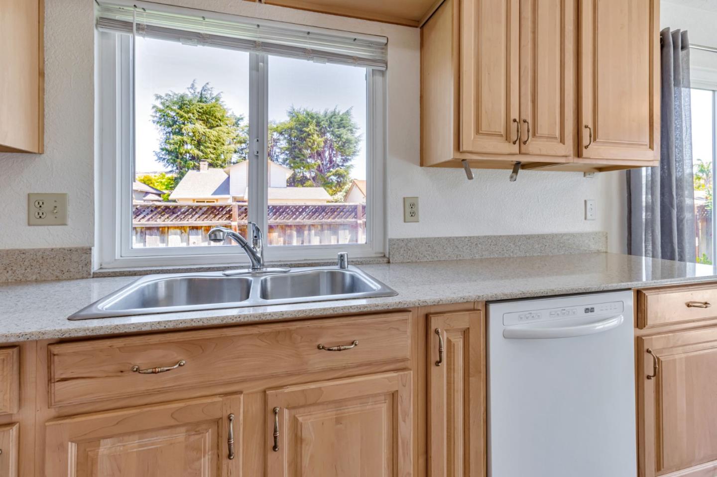 Detail Gallery Image 10 of 39 For 17061 Teak Ct, Morgan Hill,  CA 95037 - 4 Beds | 2 Baths