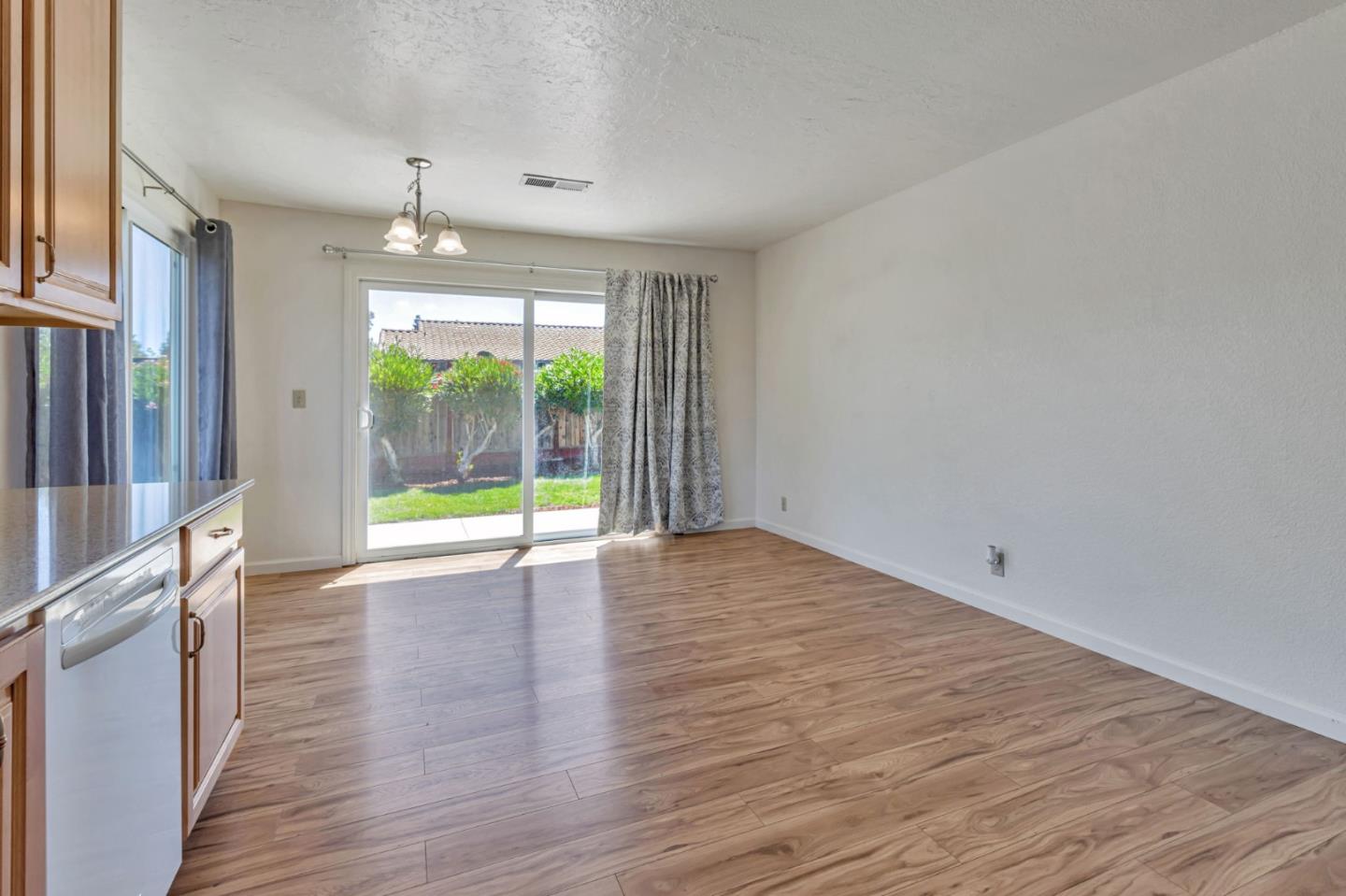 Detail Gallery Image 15 of 39 For 17061 Teak Ct, Morgan Hill,  CA 95037 - 4 Beds | 2 Baths