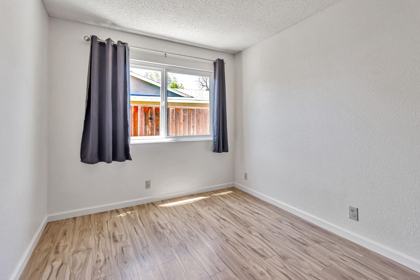 Detail Gallery Image 20 of 39 For 17061 Teak Ct, Morgan Hill,  CA 95037 - 4 Beds | 2 Baths
