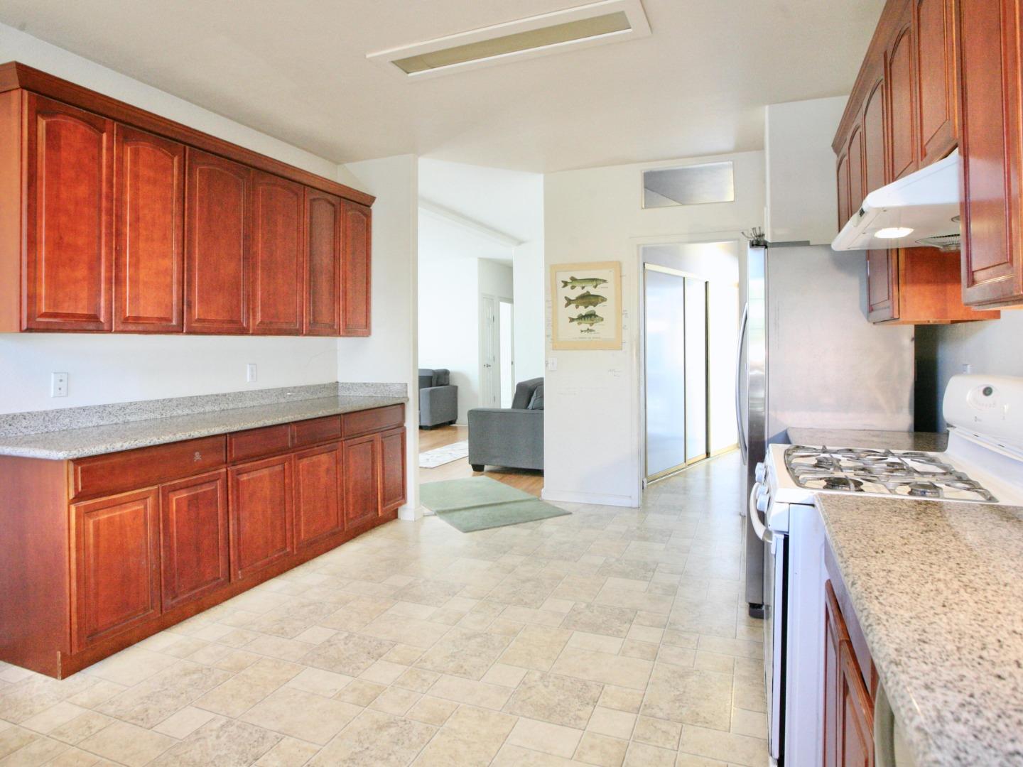 Detail Gallery Image 12 of 42 For 427 Shorewood Ln #427,  San Jose,  CA 95134 - 4 Beds | 3 Baths