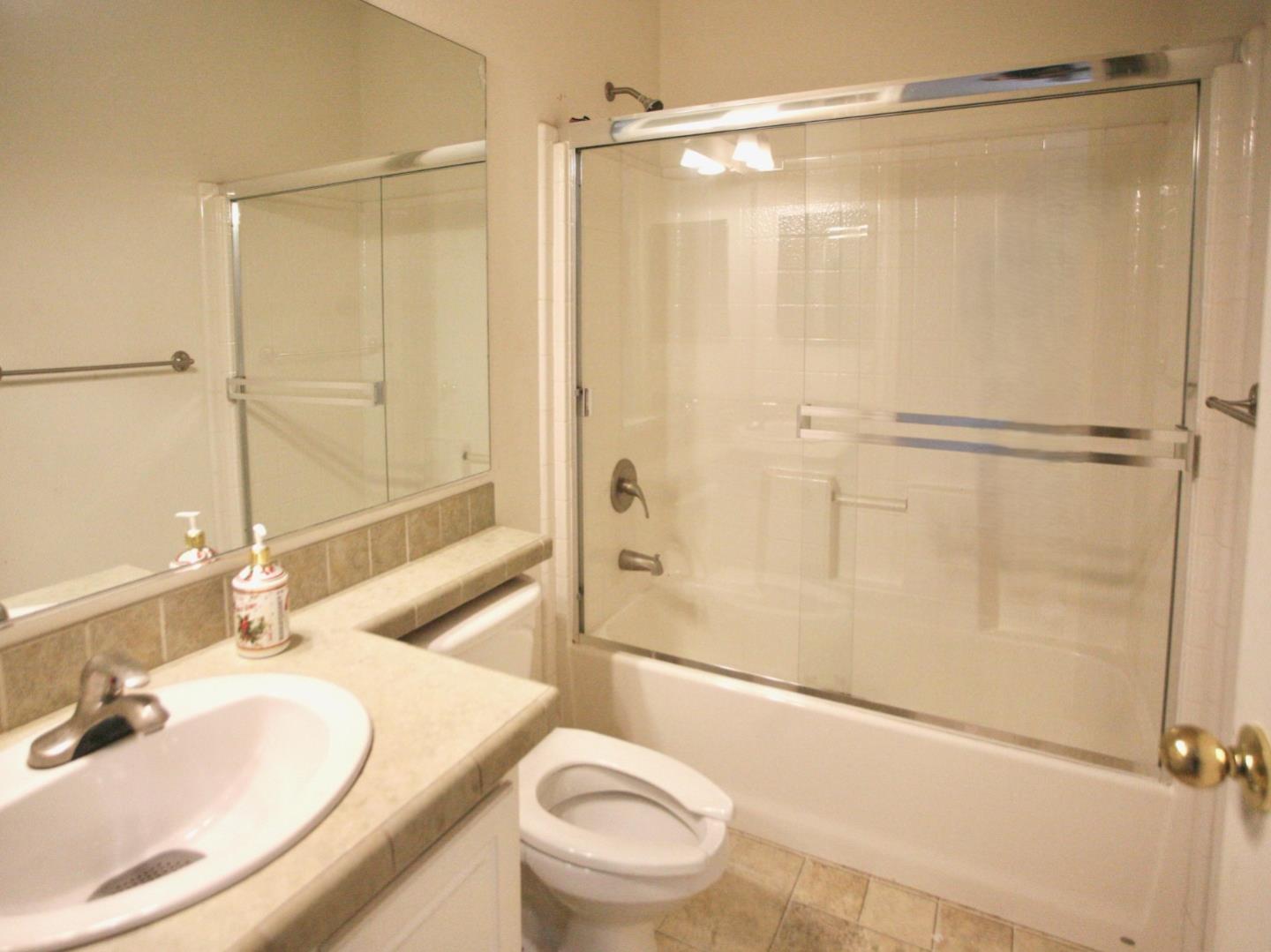 Detail Gallery Image 14 of 42 For 427 Shorewood Ln #427,  San Jose,  CA 95134 - 4 Beds | 3 Baths