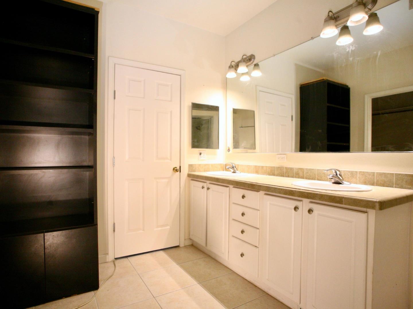Detail Gallery Image 24 of 42 For 427 Shorewood Ln #427,  San Jose,  CA 95134 - 4 Beds | 3 Baths