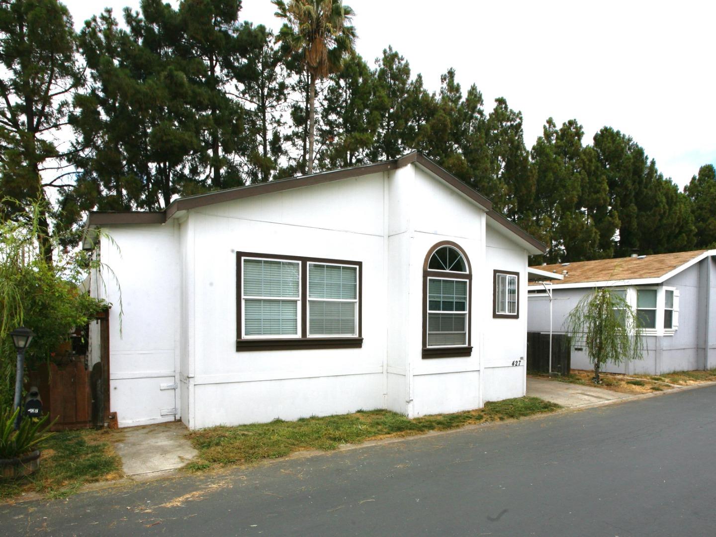 Detail Gallery Image 3 of 42 For 427 Shorewood Ln #427,  San Jose,  CA 95134 - 4 Beds | 3 Baths