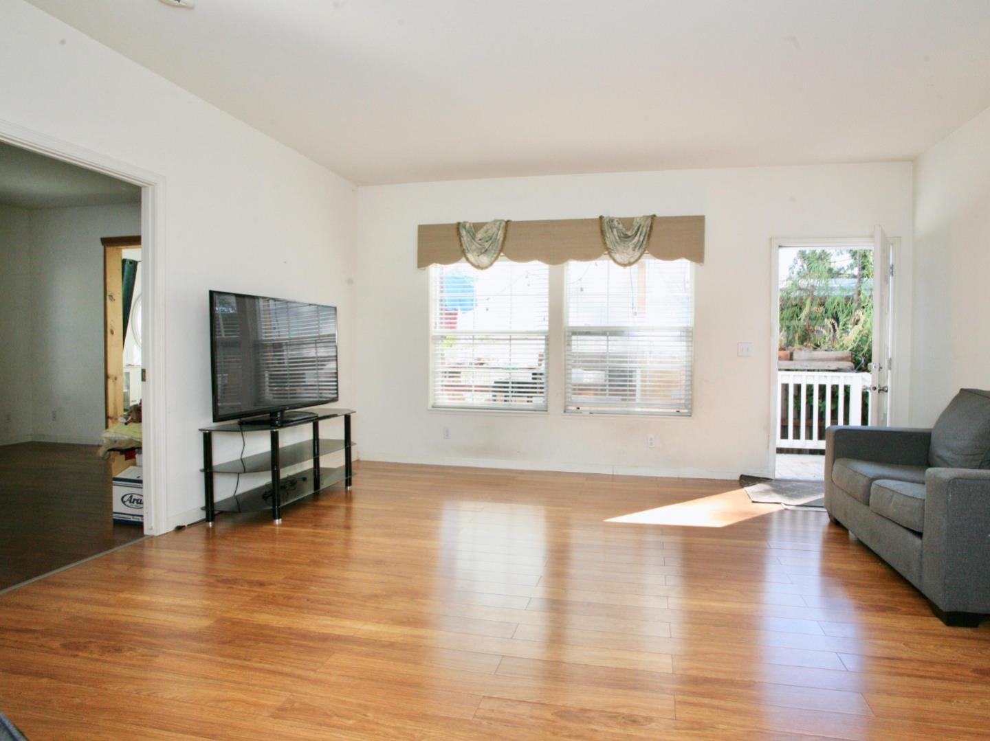 Detail Gallery Image 6 of 42 For 427 Shorewood Ln #427,  San Jose,  CA 95134 - 4 Beds | 3 Baths