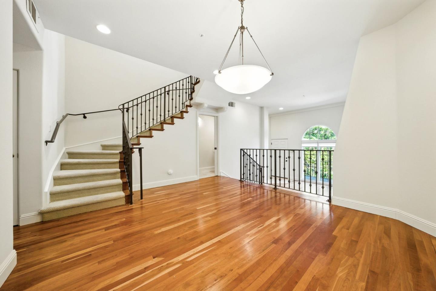 Detail Gallery Image 13 of 47 For 484 Gabilan St, Los Altos,  CA 94022 - 3 Beds | 2/1 Baths