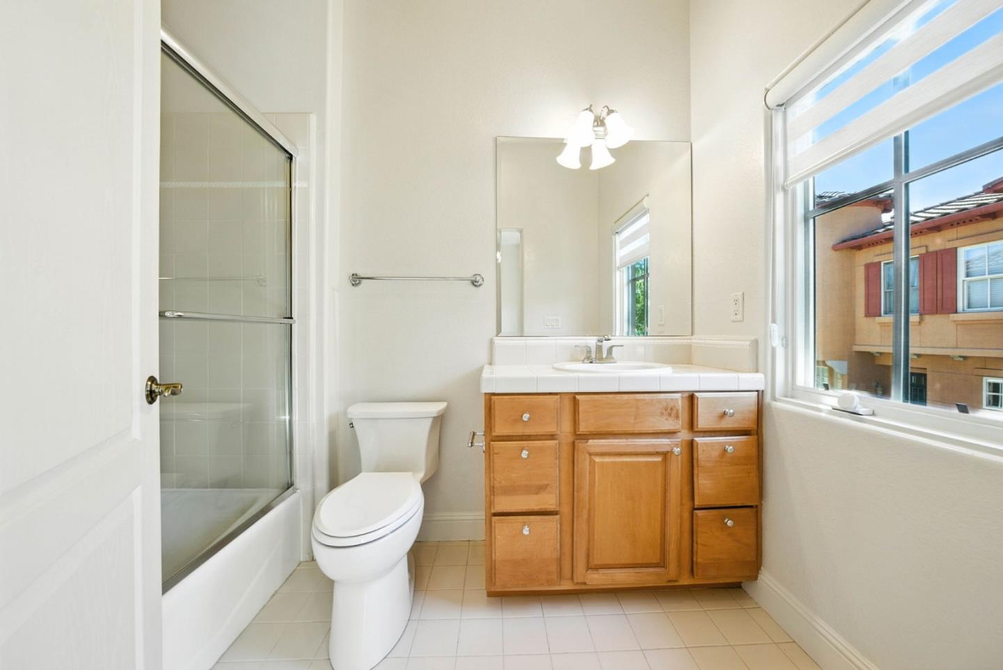 Detail Gallery Image 34 of 47 For 484 Gabilan St, Los Altos,  CA 94022 - 3 Beds | 2/1 Baths