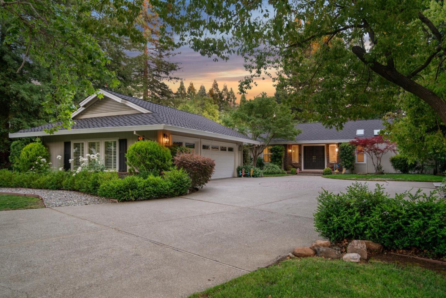 Detail Gallery Image 2 of 85 For 2360 Holly Oak Dr, Danville,  CA 94506 - 4 Beds | 3/1 Baths