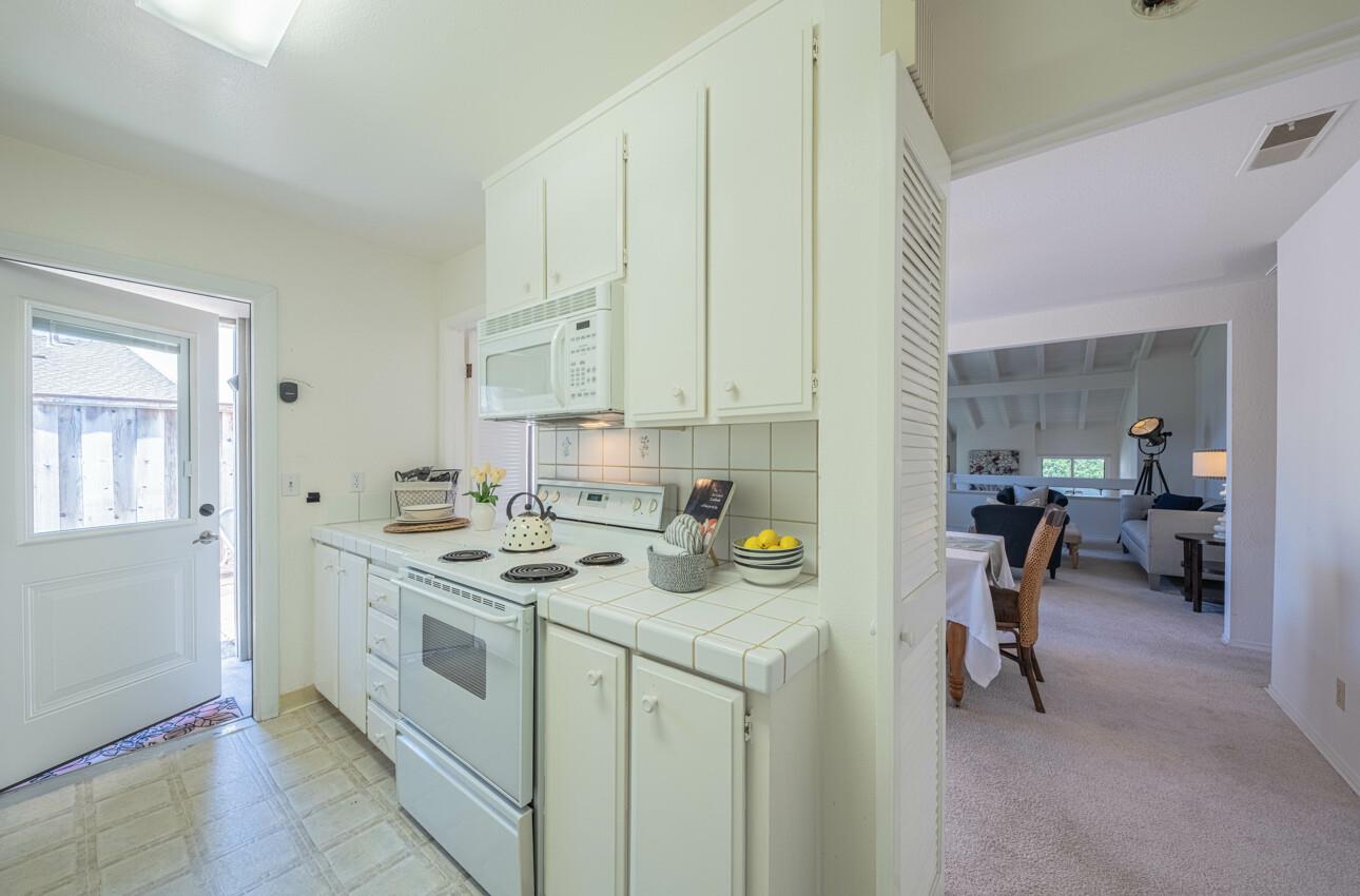 Detail Gallery Image 17 of 29 For 616 Sage Ct, Pacific Grove,  CA 93950 - 2 Beds | 2 Baths