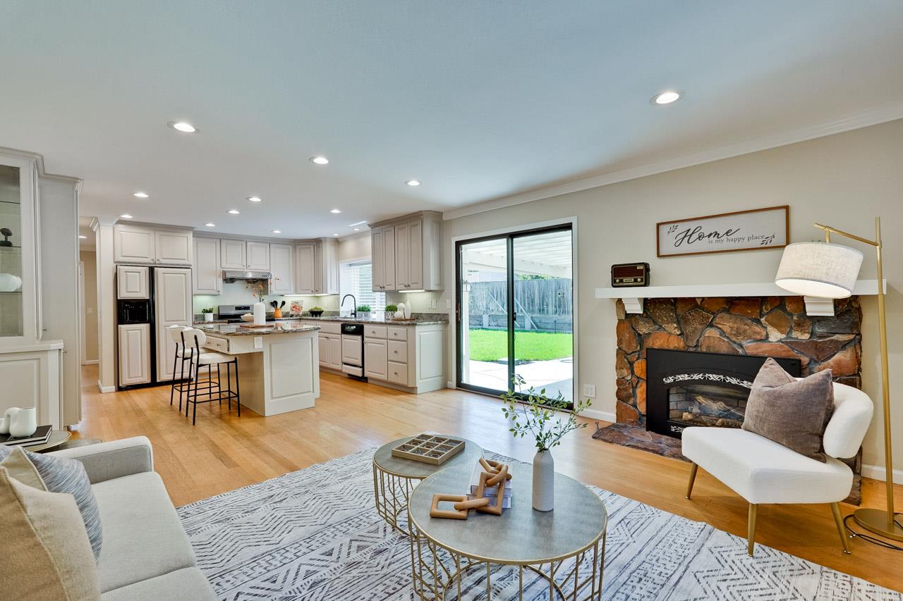 Detail Gallery Image 10 of 28 For 856 Jasmine Dr, Sunnyvale,  CA 94086 - 5 Beds | 2/1 Baths