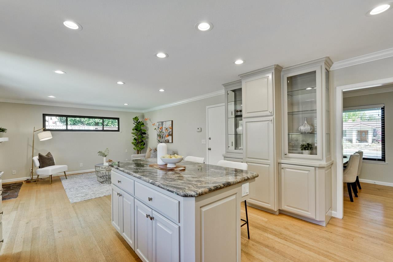 Detail Gallery Image 15 of 28 For 856 Jasmine Dr, Sunnyvale,  CA 94086 - 5 Beds | 2/1 Baths