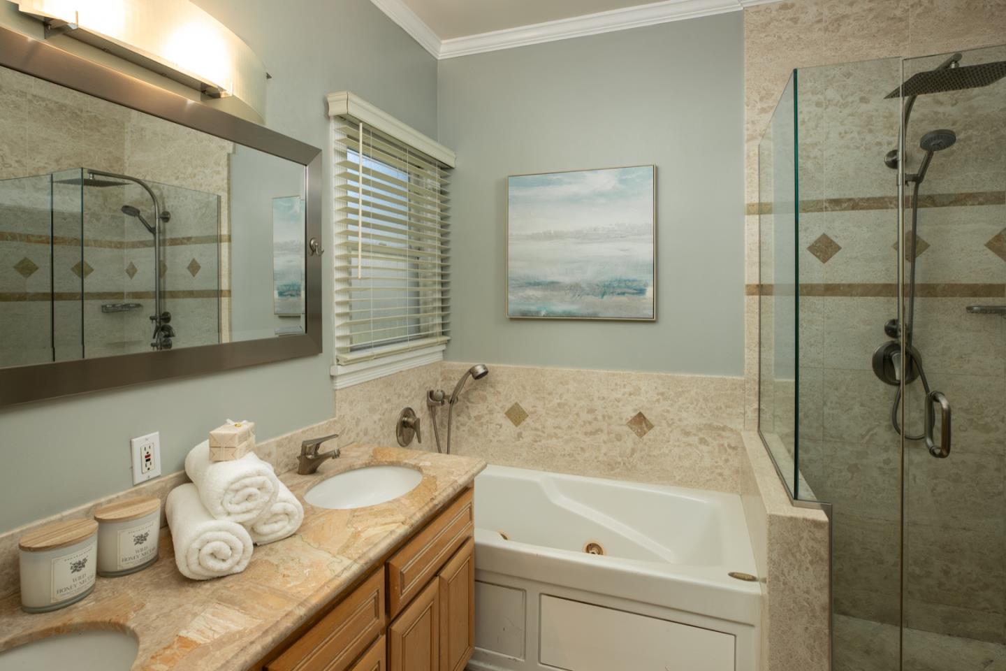 Detail Gallery Image 12 of 22 For 660 Palo Alto Ave, Palo Alto,  CA 94301 - 3 Beds | 2 Baths