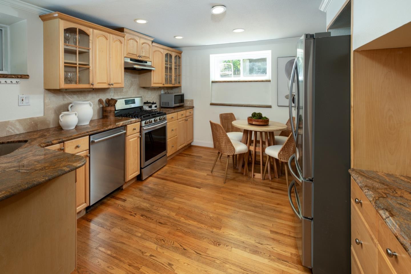 Detail Gallery Image 16 of 22 For 660 Palo Alto Ave, Palo Alto,  CA 94301 - 3 Beds | 2 Baths
