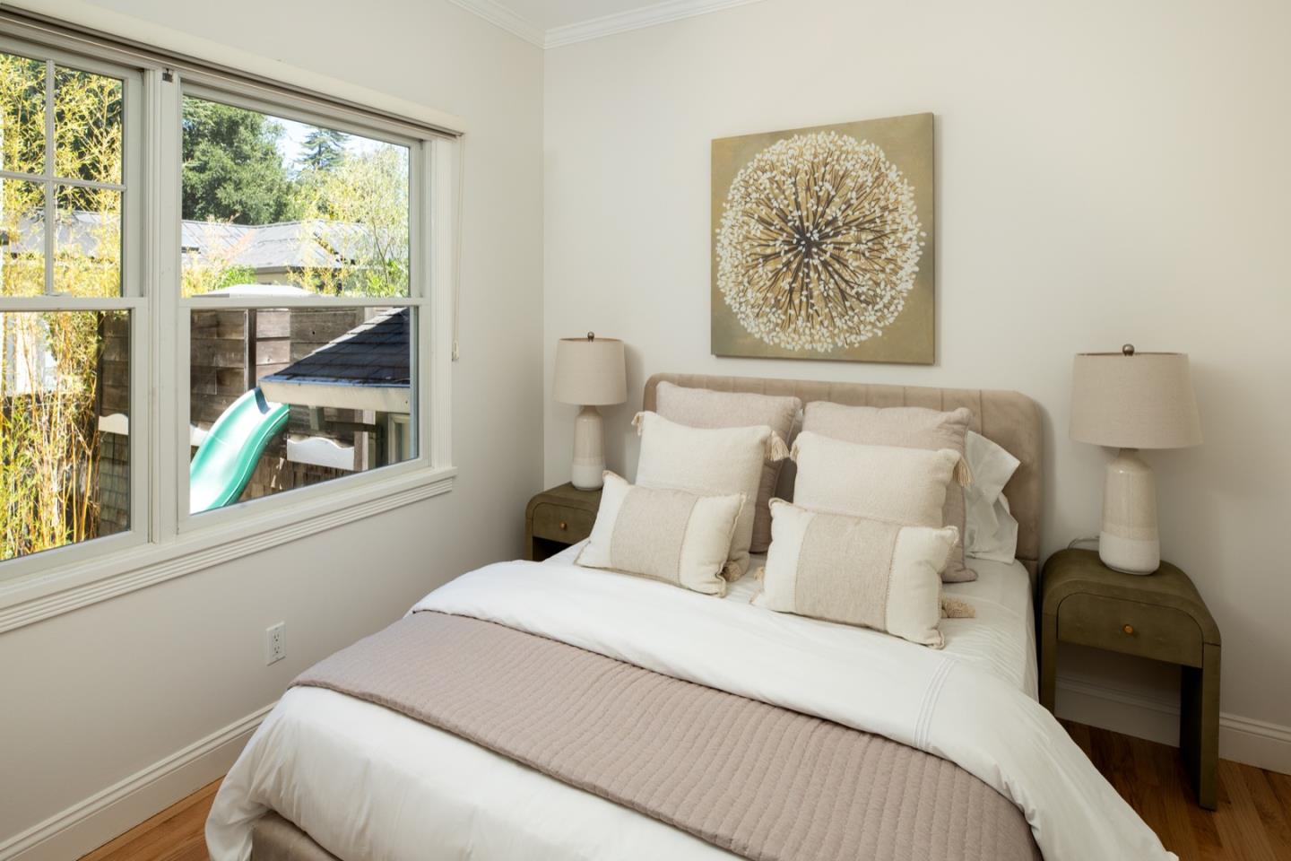 Detail Gallery Image 6 of 22 For 660 Palo Alto Ave, Palo Alto,  CA 94301 - 3 Beds | 2 Baths