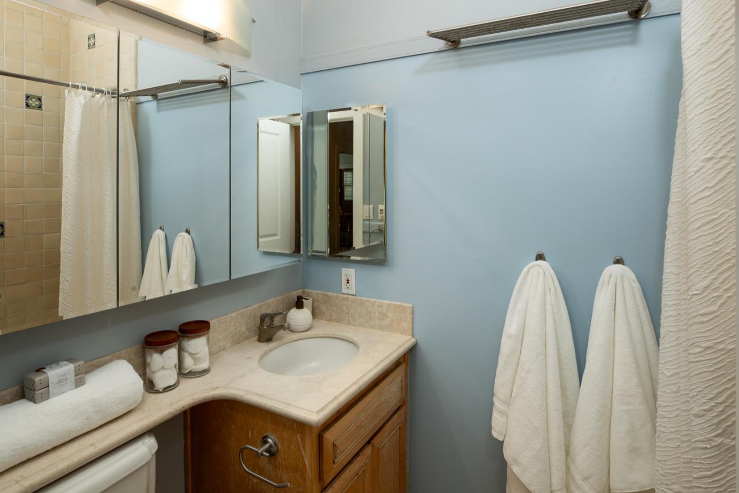 Detail Gallery Image 7 of 22 For 660 Palo Alto Ave, Palo Alto,  CA 94301 - 3 Beds | 2 Baths